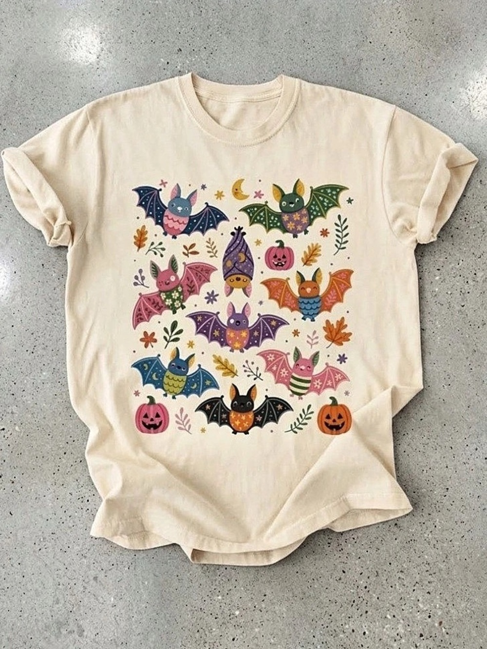 Cute Spooky Bats Pumpkin Cream Gildan T-Shirt Halloween Graphic Tee